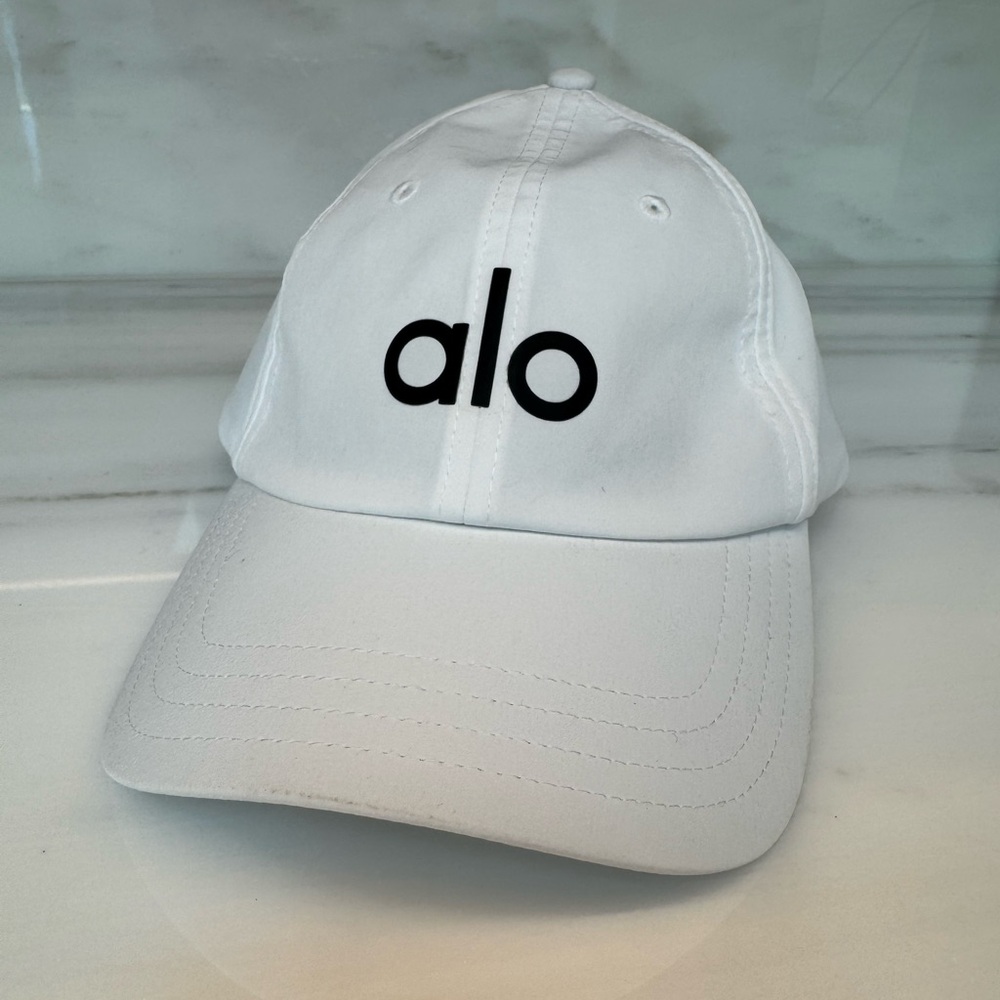 ALO Yoga Performance Off-Duty Hat